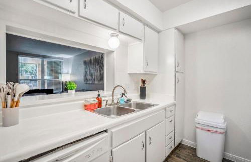 Towne Plaza Apartments #104 in the Galleria Area - Foto 20