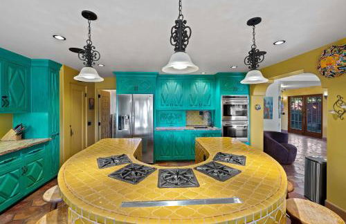 Skyline and Bay Views Spanish Villa Pool and Hot Tub - Foto 33