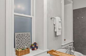 Walk to Forest Park Euclid Fire Pit Porch Swing - Foto 36