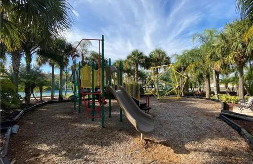 Quiet Disney Condo w/ Balcony ~ 2 Miles to Disney World! - Foto 34