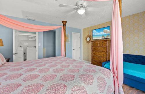 Anchors Away - Private Pool, Seasonal Hot Tub, Game Room, Walk to Beach, Pets OK - Photo 11