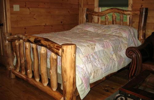 Rustic Log Cabin For a Group Getaway near Lake Cumberland in Kentucky - Foto 12