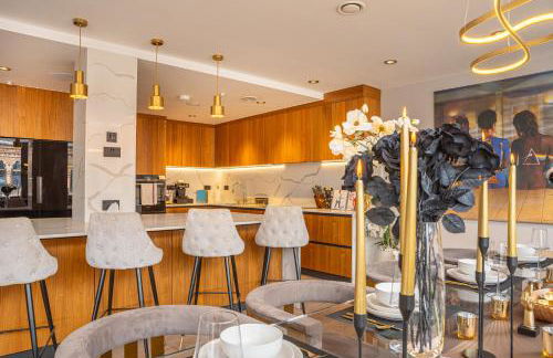 SAINT PAUL - Unrivalled 3BR Penthouse Apartment with Hot Tub Leeds - Foto 9