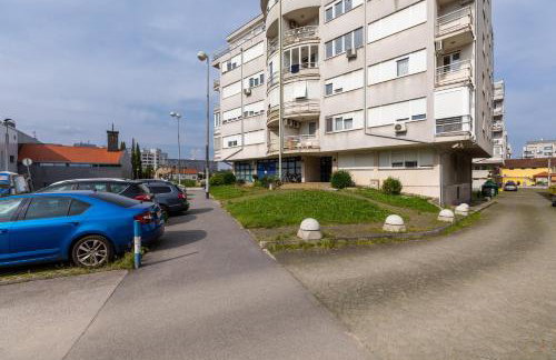 Apartments with WiFi Zagreb - 21122 - Photo 2