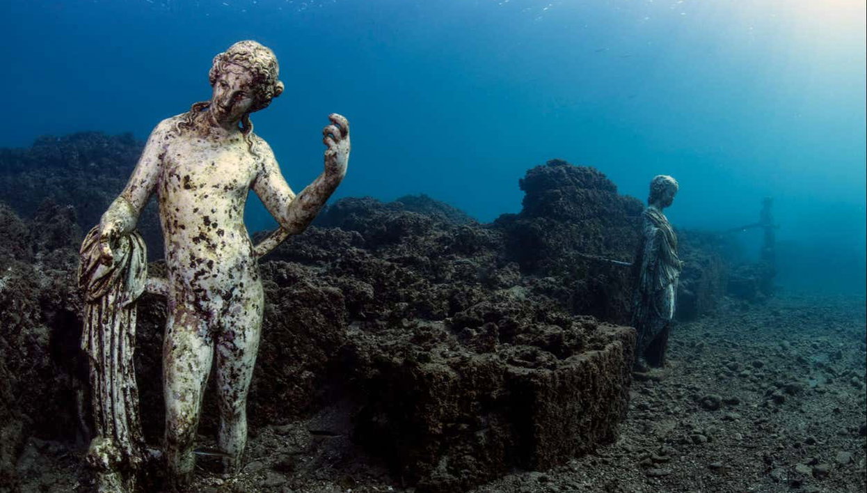 Snorkeling au parc archéologique submergé de Baia - Photo 2, Statue romaine dans le parc submergé de Baia