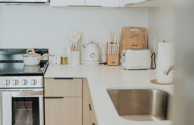 NEW Central SLC Apt l Citview l CLose to Skiing - Photo 5