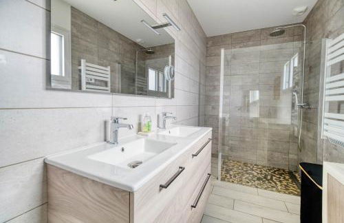 La Gragnaguaise - Maison climatisée avec piscine - Foto 8