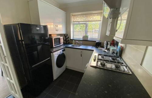 Holes Bay Nature Reserve, Poole, right next to the Water - Photo 15