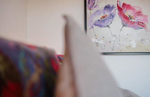 Corner House - Bright 2 Bed in Cheltenham - Photo 13