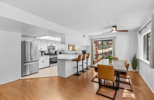 Pet Friendly Retreat in the Pines Minutes from Downtown Flagstaff - Photo 2