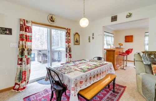 Private Hot Tub and Lake Access Poconos Escape! - Foto 10