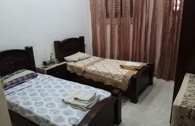 Room away from Home - Photo 3