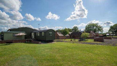 Shepherds View at Oaks Barn Farm Alcester with optional paid for Hot tub - Foto 4, Garden