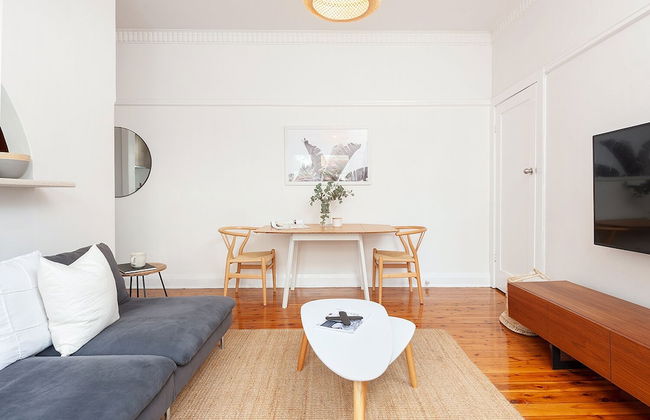 Bright Beachside Curlewis Apartment - Photo 8