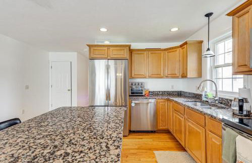 3 Mi to Dtwn Worcester! Spacious 2-Story Townhome! - Foto 7