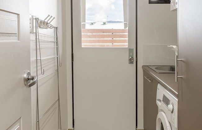 Khione 1 - Modern & spacious with views towards Lake Jindabyne & the mountains beyond - Foto 19