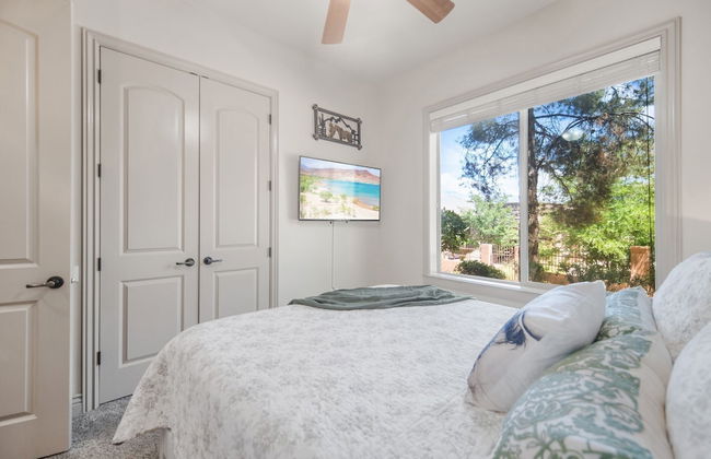 Poolside Retreat Directly Across From Pool! - Foto 9