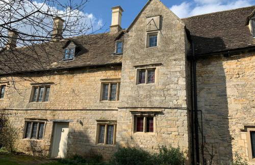 6 Bedroom Farm House with 12 Beds in Weldon - Foto 1