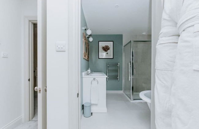 Hayward House Hot Tub Large Garden - From 1100 Per Night - Foto 21