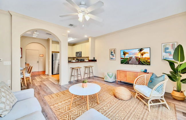 Tropical Styled Condo w Outdoor Pool and Hot Tub - Foto 1