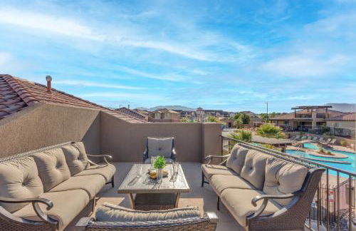 PV 110 Themed Rooms, PS4, Ping Pong, Pack n` Play, Electric Fire Place, Games, and More - Photo 32