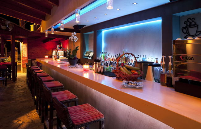 Axos Hotel - Photo 19