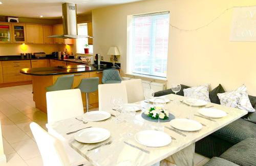 Luxurious Executive 5 Bedroom Whole Home - For 10 - Foto 1