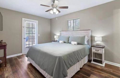 Travis' Place - Convenient and Affordable Location - Foto 11