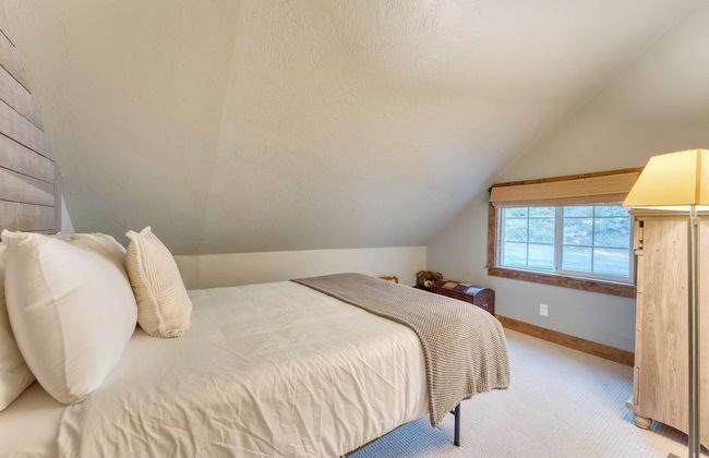 Washoe Way by Avantstay Luxury Tahoe Retreat A+ Location w/ Beach Access - Photo 24