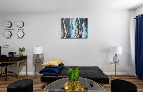 Golden Vibes Dwtn,Eado,Nrg,MedCtr,MTR,Rodeo - Photo 12