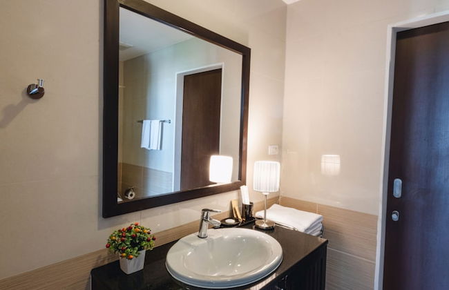 First Choice Grand Suites - Photo 23