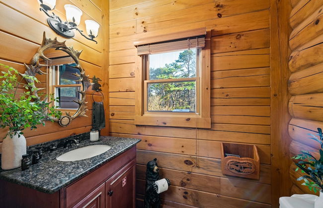 Deer Haven Cabin by Avantstay Waterfront Dock Firepit - Photo 19