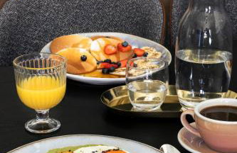 H11 Aparthotel - Photo 98