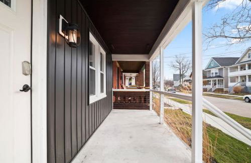 Large Remodeled 4 Bedroom Only 7 Minutes to Downtown - Foto 37