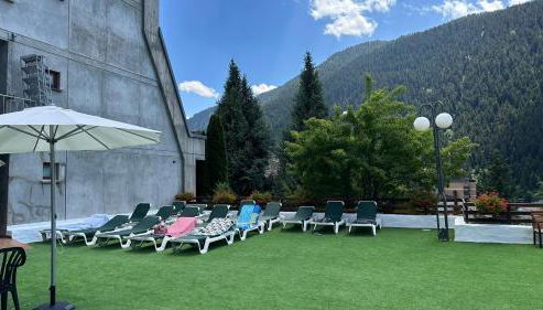 Estudio en Baqueira con piscina y parking - Foto 3, sunbed
