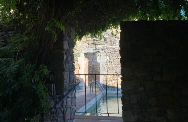 Le charme au centre du village - Photo 1