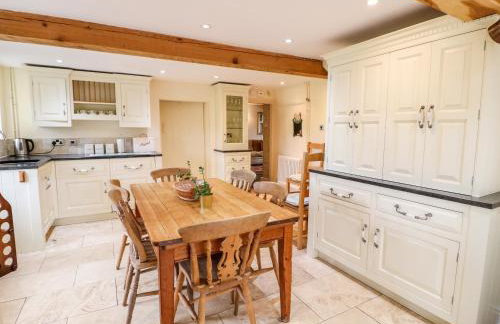 The Farmhouse - Photo 11