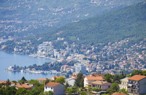 Apartments Villa Kastav in Old town center with sea view and parking - Photo 15