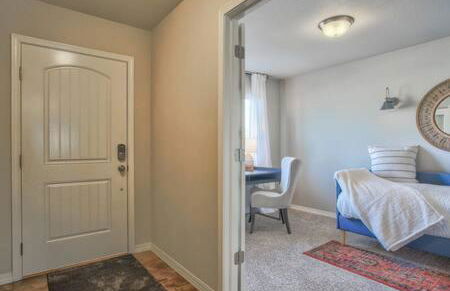 _Entire Home_Game Room_Basement_FirePit_ - Foto 22