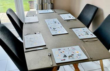 Stunning Large Detached Gloucester, 4 beds, 3 bedroom, 2 bathroom property, Nr Chelt, The Docks and Quays sleeps 6 - Photo 13