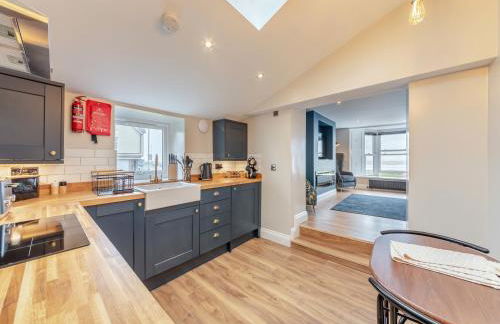 Captain's Quarters - Photo 7