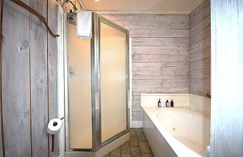 Bird's Nest cabin at Cabin Fever in NC - Foto 13