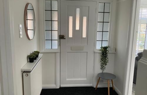 4 Bedroom House By Your Stay Solutions Short Lets & Serviced Accommodation Southampton With Terrace & Garden - Foto 25