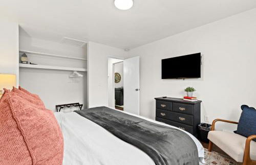 Spacious 2BR Flat, King Bed, Downtown Mt Clemens - Foto 24