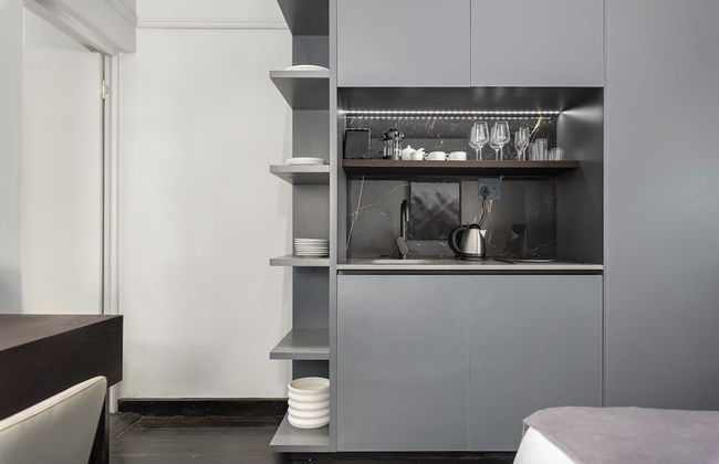 One Calais Luxury Apartments - Photo 46