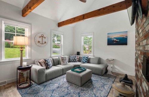 Pond Front Home w Game Room Dog Friendly - Foto 1