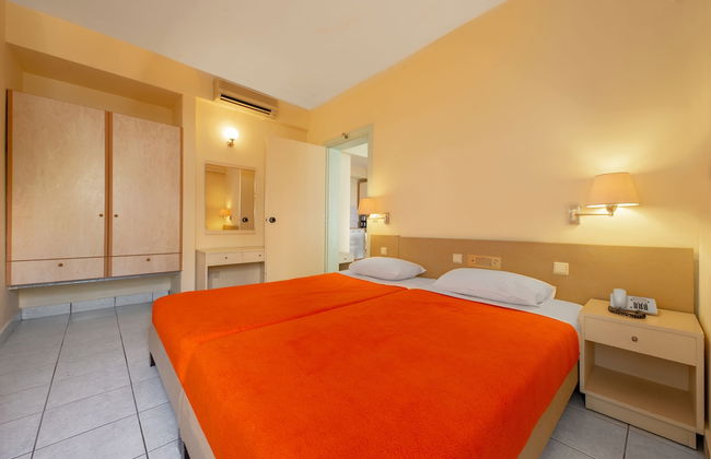 Pavlos Hotel - Photo 11