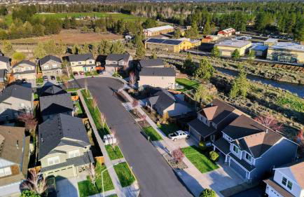 Canal Trail Base Camp by AvantStay Hot Tub Deck Walk to Pickleball 10 Min to Bend Family Friendly - Foto 72