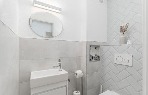 Cruwzo - Fantastic Apartment with Balcony and Parking - Foto 6