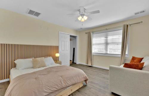 The Seabreeze Haven- Luxury 3BR Coastal Retreat - Near Beach & Free Parking - Foto 22